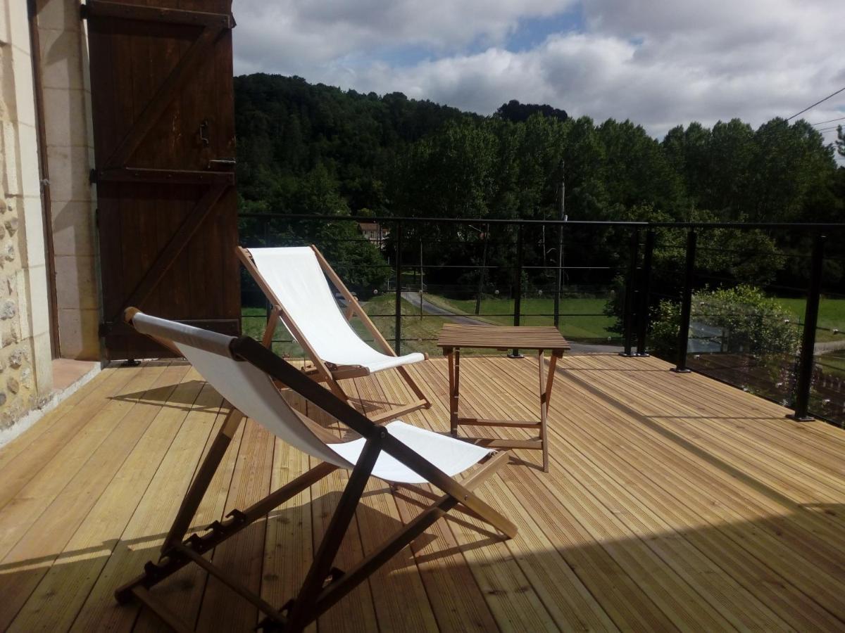 Domaine Du Bourg Salon Acomodação com café da manhã Exterior foto
